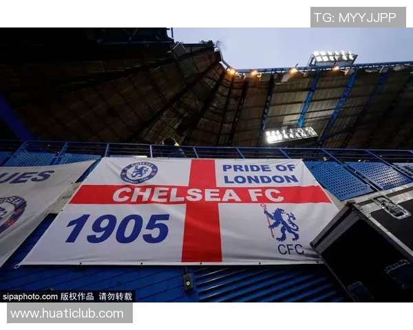 切尔西俱乐部庆祝百场里程碑为帕尔默等五名球员颁发纪念礼物